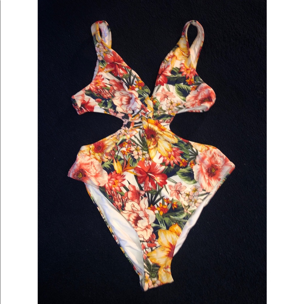 Forever 21 swimsuit 🌸🌺🌸